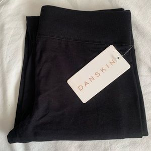 Danskin Essentials yoga pants. Brand new with tags size XS